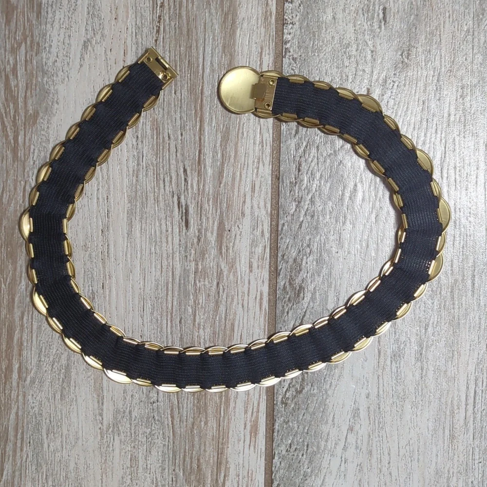 Vintage Stretchy Gold Tone Belt - Picture 4 of 6